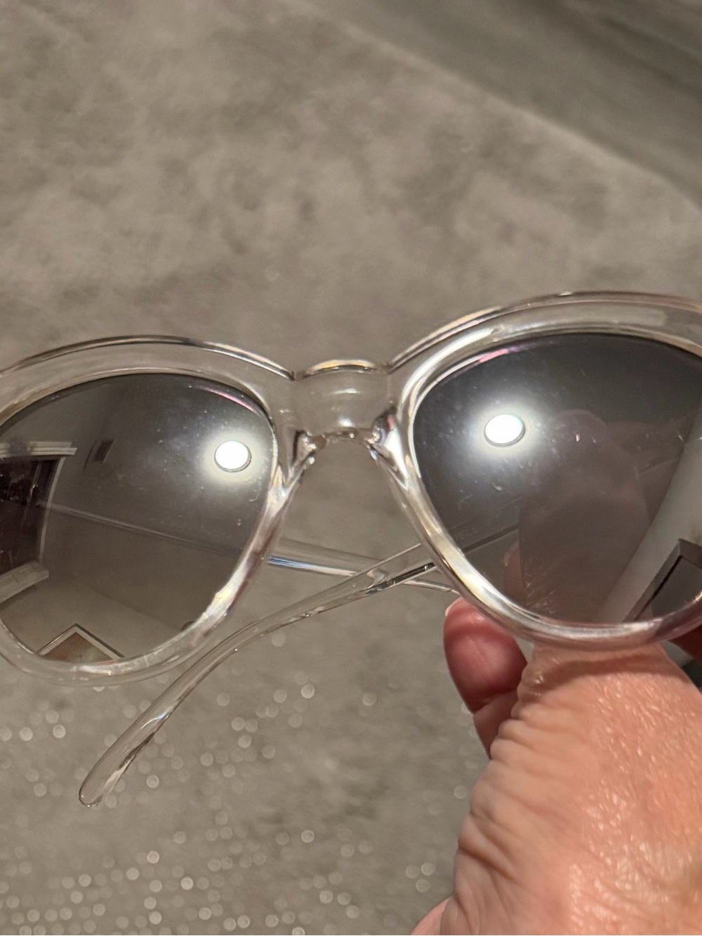 QUAY AUSTRALIA Clear Frame Women's Sunglasses 😎 with Mirrored Smoke Lenses